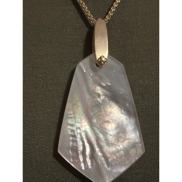 Kendra Scott Inez Long Pendant Necklace Gold Iridescent Mother of Pearl Shell - Picture 7 of 12